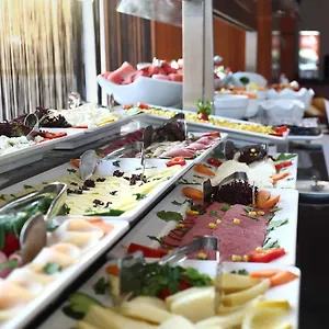 Otel Crowne Plaza - West